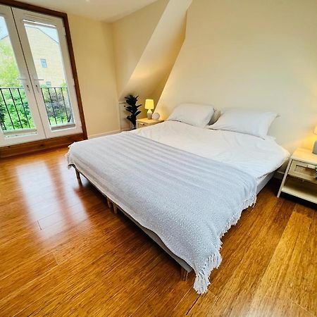 Family Home In Hampshire - Sleeps Up To 9 People With 3 Parking Spaces Winchester Exterior photo