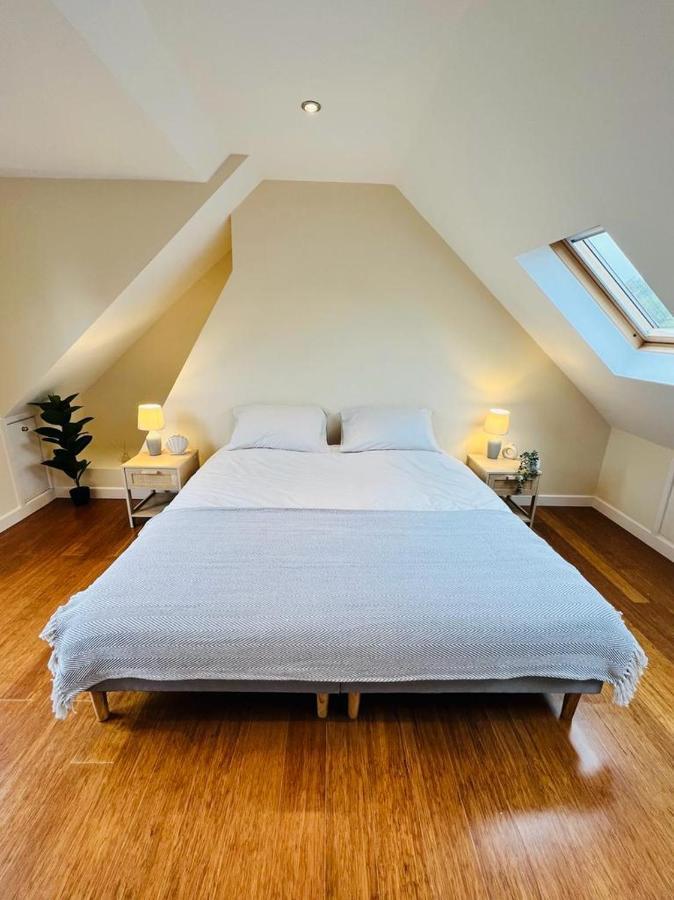 Family Home In Hampshire - Sleeps Up To 9 People With 3 Parking Spaces Winchester Exterior photo